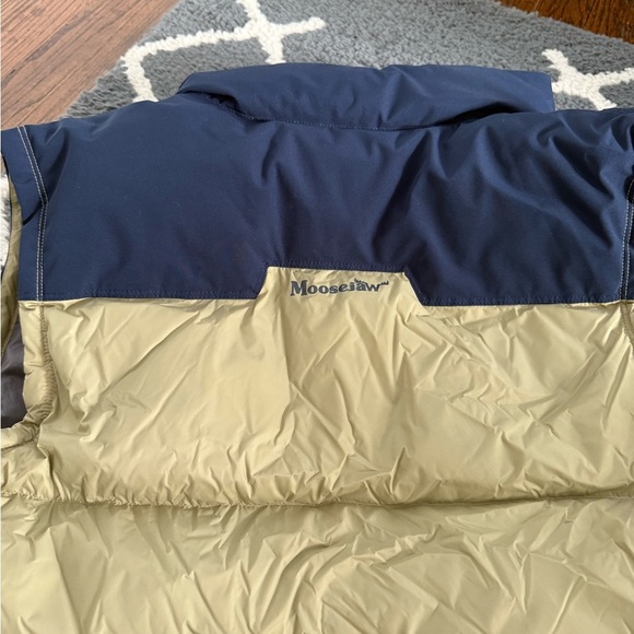 Men's Moosejaw Down Puffer Vest - Picture 8 of 8